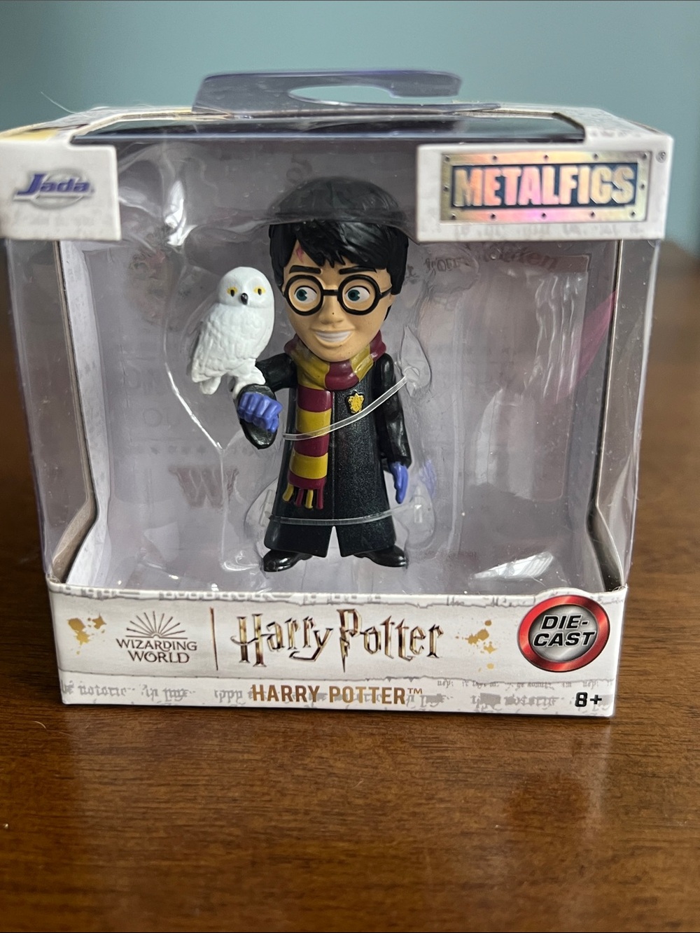 Harry Potter Die-Cast Figure with Hedwig - Collectible.